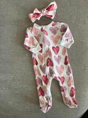Baby Heart Print Footed One-Piece with Headband